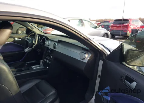 2005 Ford Mustang V6 Deluxe/V6 Premium from USA, damaged, VIN 1ZVFT80N555260025